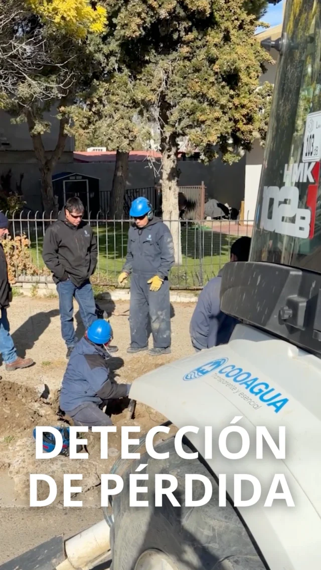 Hoy, en el Día Interamericano del Agua, recordamos que ser la ciudad más eficiente en el cuidado del agua es un trabajo de todos los días 💧Significa una gran responsabilidad con el recurso, y estar muy atentos a cualquier pérdida que pueda ocurrir.¡Ya sabés! Estamos a disposición las 24 horas para toda la comunidad 🌊✨¡Feliz Día Interamericano del Agua! 💙